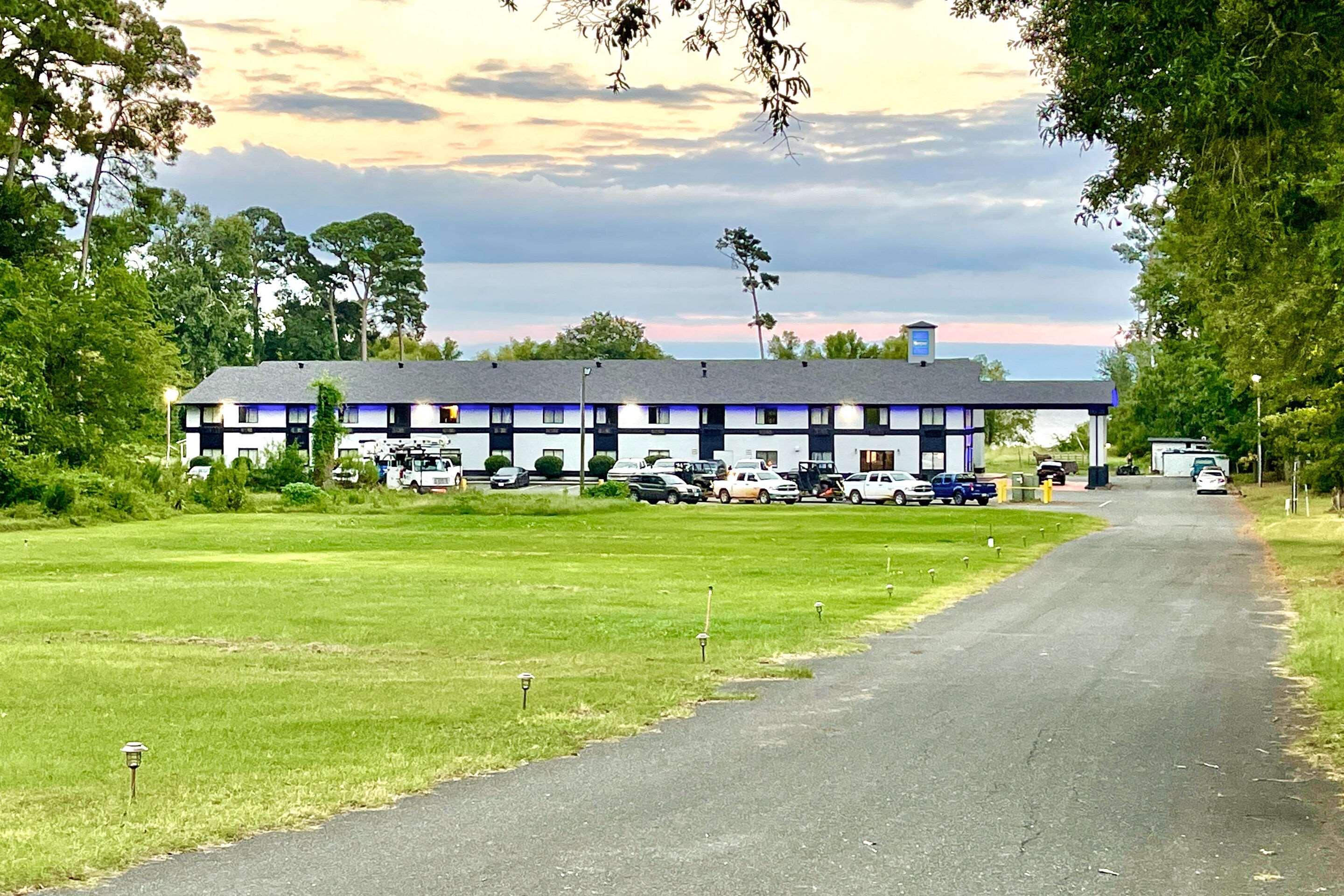 Rodeway Inn & Suites Hemphill Экстерьер фото